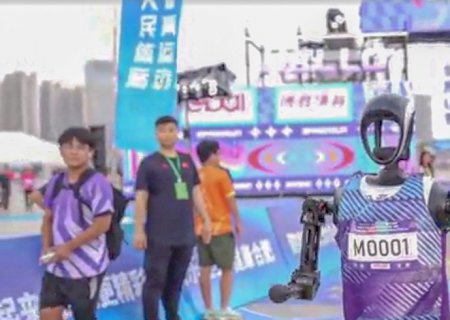 Robôs humanóides chineses são atrações no espetáculo do Ano Novo Lunar