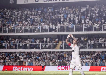 Neymar brilha e Santos vence primeira no Campeonato Brasileiro