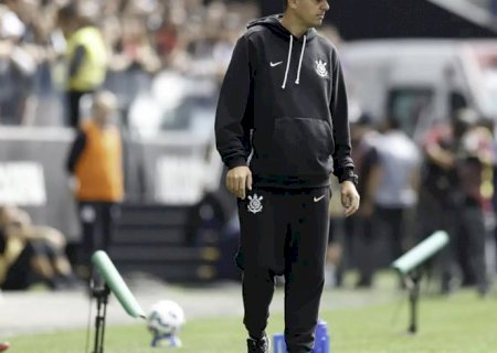 Técnico Lucas Piccinato é demitido da equipe feminina do Corinthians