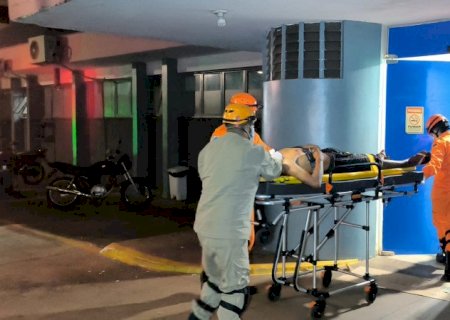 Briga envolvendo rixa antiga termina com rapaz morto com tesourada no pescoço