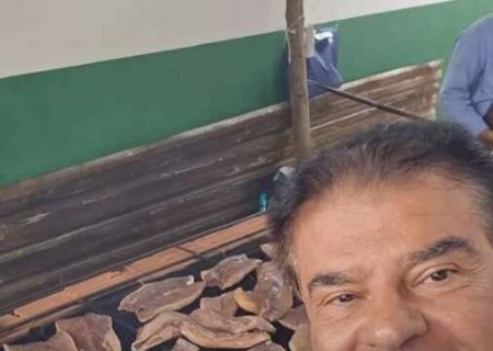 Senador guarda quaresma e s&oacute; filma churrascada no interior
