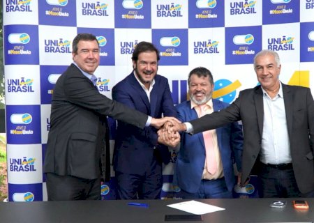 Carlos Bernardo oficializa filiação ao União Brasil em Brasília