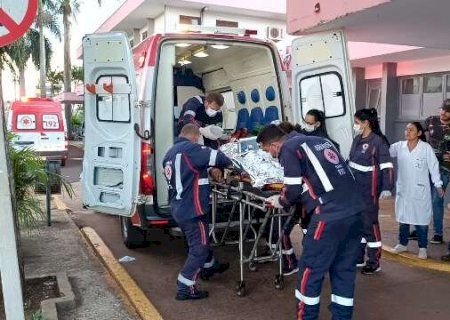 Adolescente perde perna e tem outra esmagada ap&oacute;s acidente rural