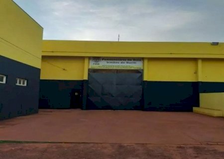 Após morte em tumulto, 55 detentos são transferidos de presídio em Dois Irmãos do Buriti