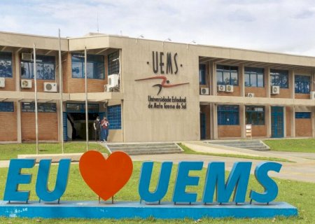 UEMS abre seleção com salários de até R$ 10,2 mil para professores em sete cidades de MS