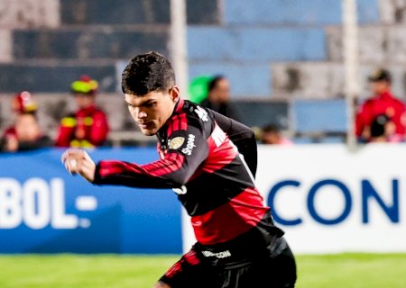 Incerteza na lateral esquerda faz Flamengo monitorar mercado por reforço; entenda