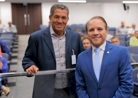 Coronel David homenageia Instituto Homem Pantaneiro pelos 24 anos de atuação em defesa do Pantanal