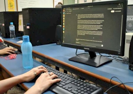 Com regras e puni&ccedil;&otilde;es, universidades cobram uso transparente de IA em trabalhos