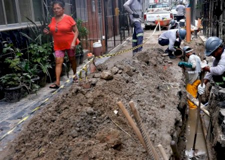 Maré recebe obras de esgoto, mas drenagem e lixo e seguem como desafio