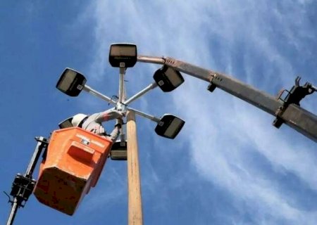 Contratos de ilumina&ccedil;&atilde;o da Capital recebem aumento de R$ 4,4 milh&otilde;es