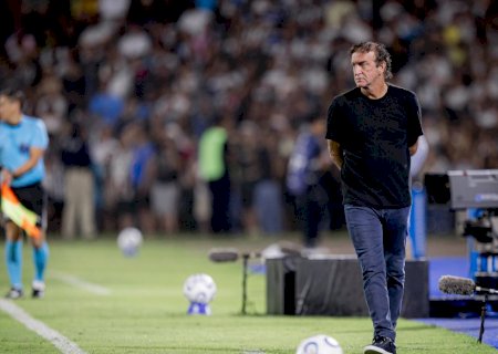 Cuca critica Gabigol e lamenta atrito entre Neymar e Robinho Jr. no Santos: "Não pode passar pano"