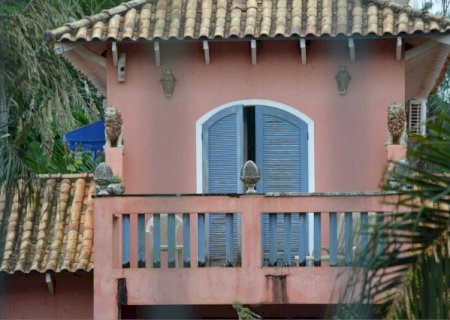 Pol&iacute;cia descarta feminic&iacute;dio de fisioterapeuta encontrada em casa