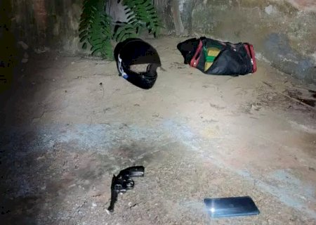 Suspeito morre e comparsa é baleado após confronto com Choque durante operação contra tráfico