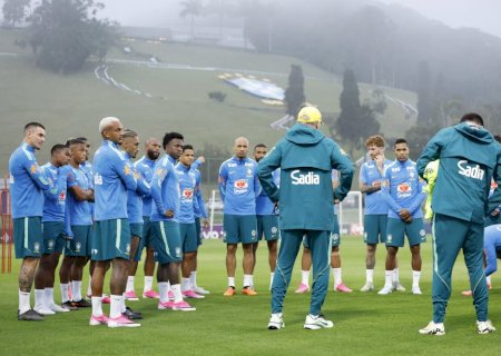 Neymar faz exames e não participa de primeiro treino da Seleção; Danilo também não vai a campo