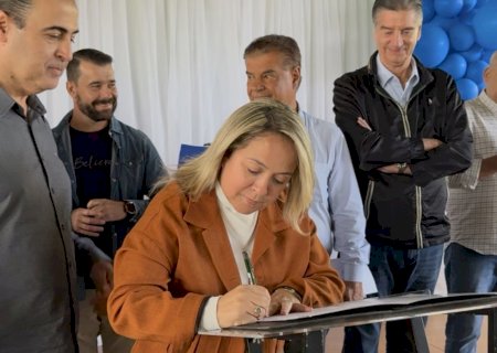 Lia Nogueira leva recursos e reforça desenvolvimento de Mundo Novo em aniversário de 50 anos