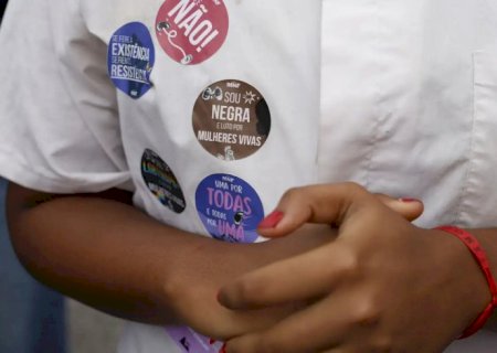 Quase 50% das mulheres maiores de 16 anos sofreram assédio em 2025