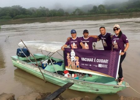 Profissionais de saúde vencem desafios para vacinação em área indígena