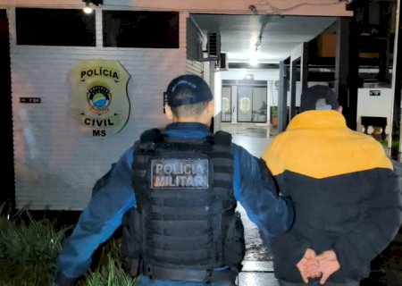 Vendedor de leite é preso acusado de estuprar garotos em troca de lanche, dinheiro e até chuteira