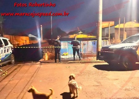 Homens invadem casa e matam mulher com tiro na cabeça; marido sobreviveu porque arma falhou