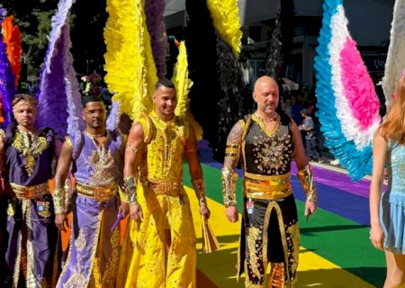 Parada do Orgulho LGBT+ leva cores e vibração à Avenida Paulista