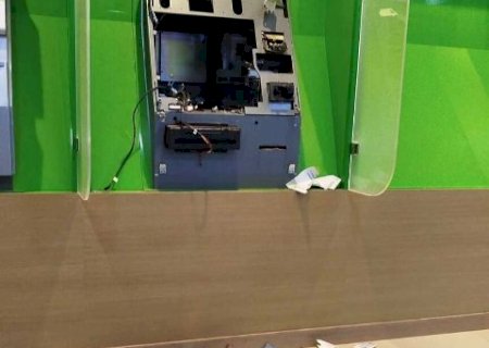 Tentativa de furto destr&oacute;i caixa eletr&ocirc;nico de ag&ecirc;ncia na Zahran