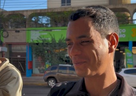 Ap&oacute;s perder documentos h&aacute; 4 anos, pedreiro aproveita mutir&atilde;o para tirar novo RG