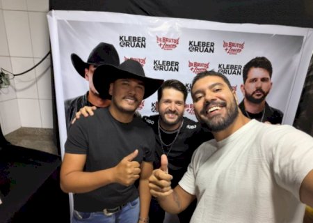 Em clima de boteco, Kleber e Ruan gravam primeiro DVD no Tiradentes