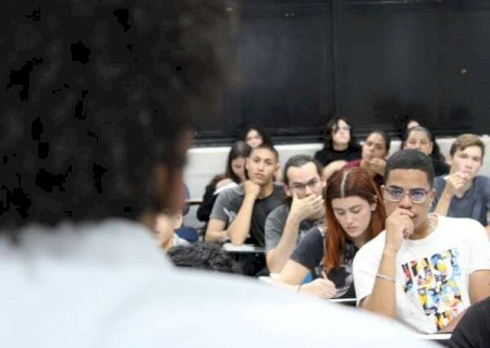 Estudantes poder&atilde;o se inscrever em cursinho pr&eacute;-vestibular a partir de sexta