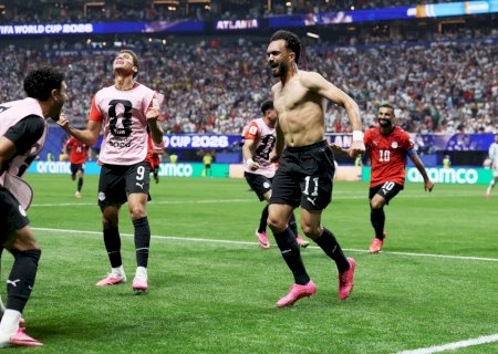 Web reage a gol de Zico contra a Argentina logo após anulação: "Não amarela"