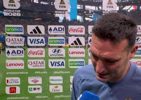 Scaloni chora muito após classificação da Argentina e abandona entrevista
