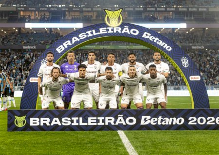 Grêmio x Fluminense: Guilherme Arana machuca o joelho direito e é substituído
