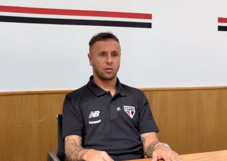 Rafinha diz que elenco do São Paulo cobrou Arboleda e defende volta dele: "Vamos crucificar?"