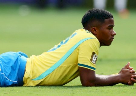 "O orgulho e a esperança vão continuar me guiando", posta Endrick após eliminação