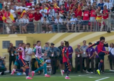 Namorada de zagueiro da Argentina revela presentes de Messi aos jogadores da seleção
