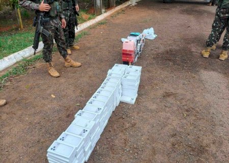 Carga de iPhones e perfumes apreendida com policial é avaliada em R$ 2,15 milhões