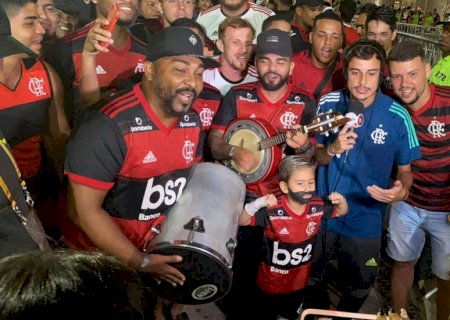 Achei! Ziquinho que viralizou na transmissão já imitou Gabigol e quer ser amuleto do Flamengo