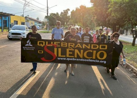 Passeata em Dourados alerta para violência e abandono de idosos