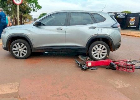 Mulher morre ap&oacute;s cair sob carro em acidente com bicicleta el&eacute;trica