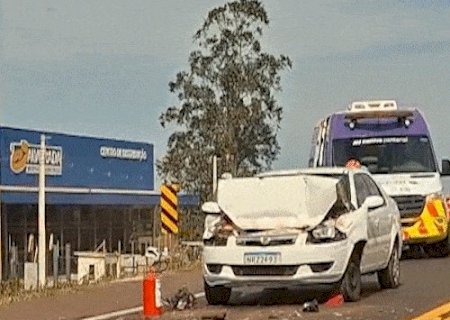 Fluxo intenso causa acidente entre caminh&atilde;o e carro na BR-163