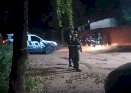 Foragido por roubo morre baleado em confronto com policiais militares