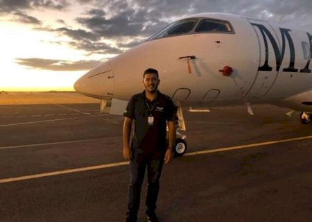 Ele vendeu a casa para virar piloto, mas pulo na piscina mudou tudo