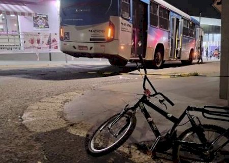 Crian&ccedil;a atropelada por &ocirc;nibus morre na Santa Casa
