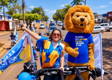 Na principal avenida de Dourados carreata de Lia Nogueira mostra a força do Bichão do MS