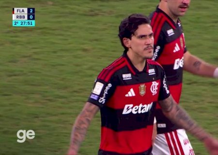 Pedro reclama com Leonardo Jardim ao ser substituído no jogo do Flamengo: "Todo jogo?"
