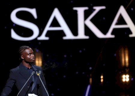 Bola de Ouro 2026: Bukayo Saka, atacante do Arsenal, vence o Prêmio Sócrates