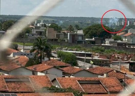 Casas e condom&iacute;nio com 4 torres ficam sem energia entre Monte Castelo e Cabre&uacute;va