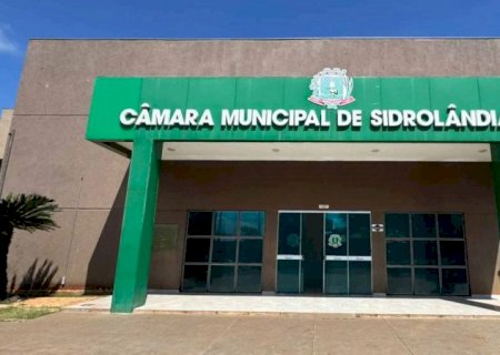 Sidrolândia empossa três suplentes após afastamento de vereadores
