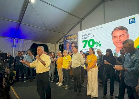Riedel e Reinaldo mobilizam 70 prefeitos por votos para Flávio em MS