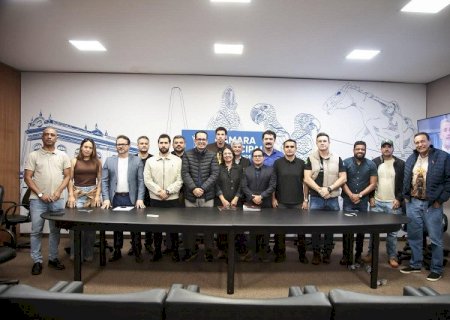 Câmara de Campo Grande reúne 29 assinaturas para CPI do tapa-buraco