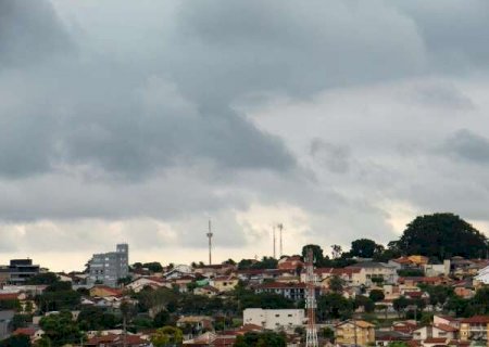 Alerta de tempestade continua nesta segunda com risco de granizo em MS